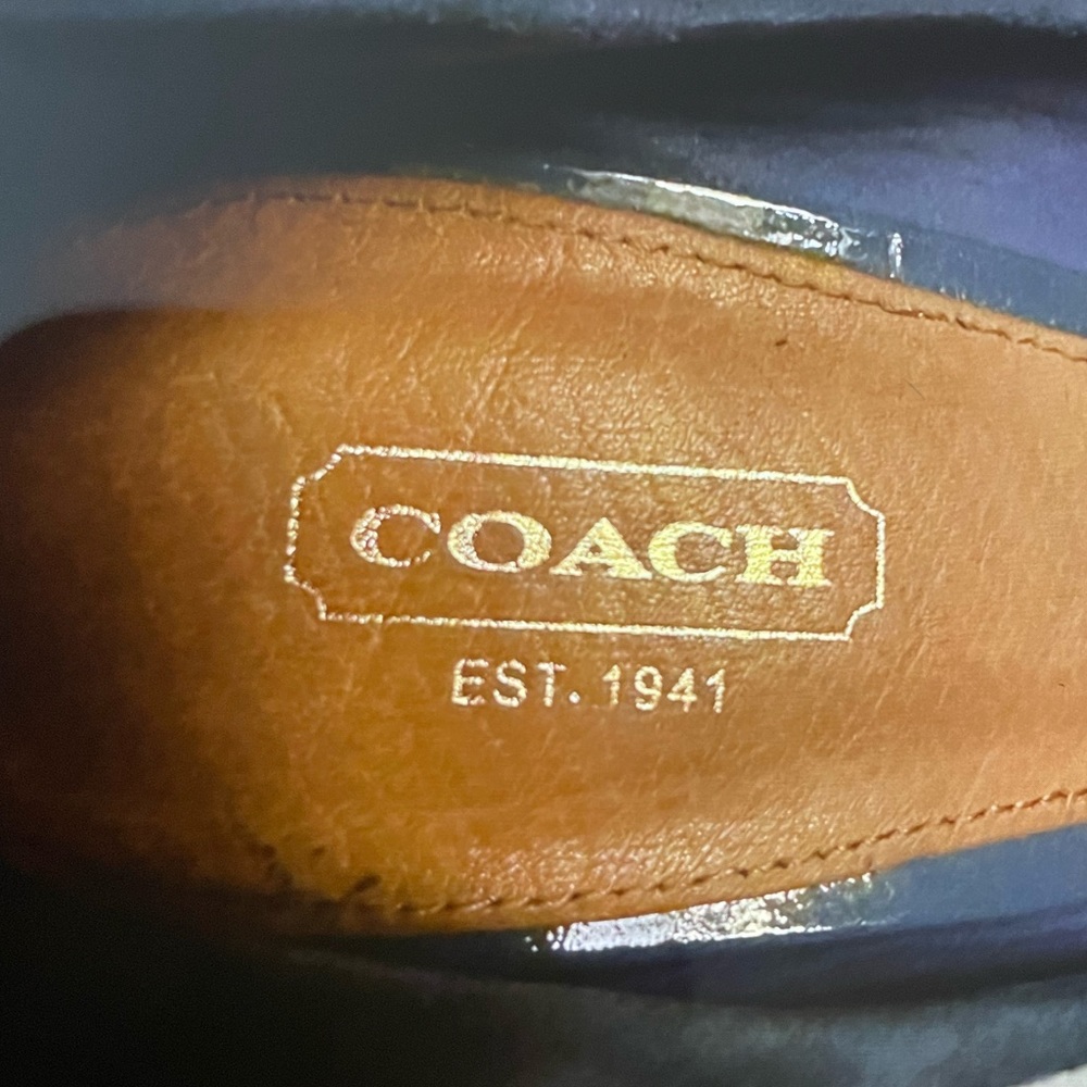 Coach - Picture 2 of 8